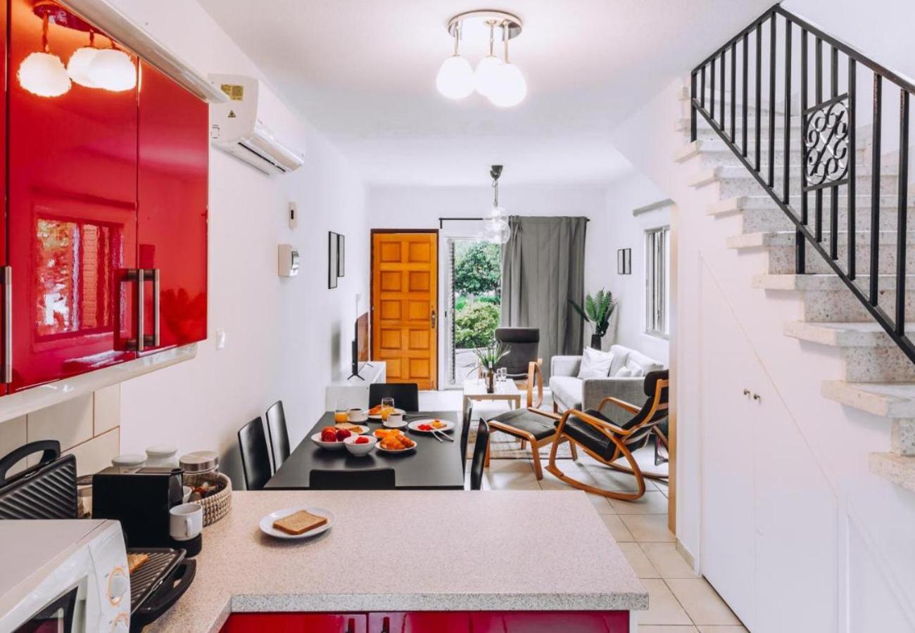 H&O Royal Townhouse In Center Paphos 아파트 외부 사진